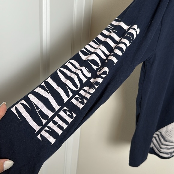 Taylor Swift The Era’s Tour Black Long Sleeve Cotton Tee Size Large New Heights - Picture 4 of 5